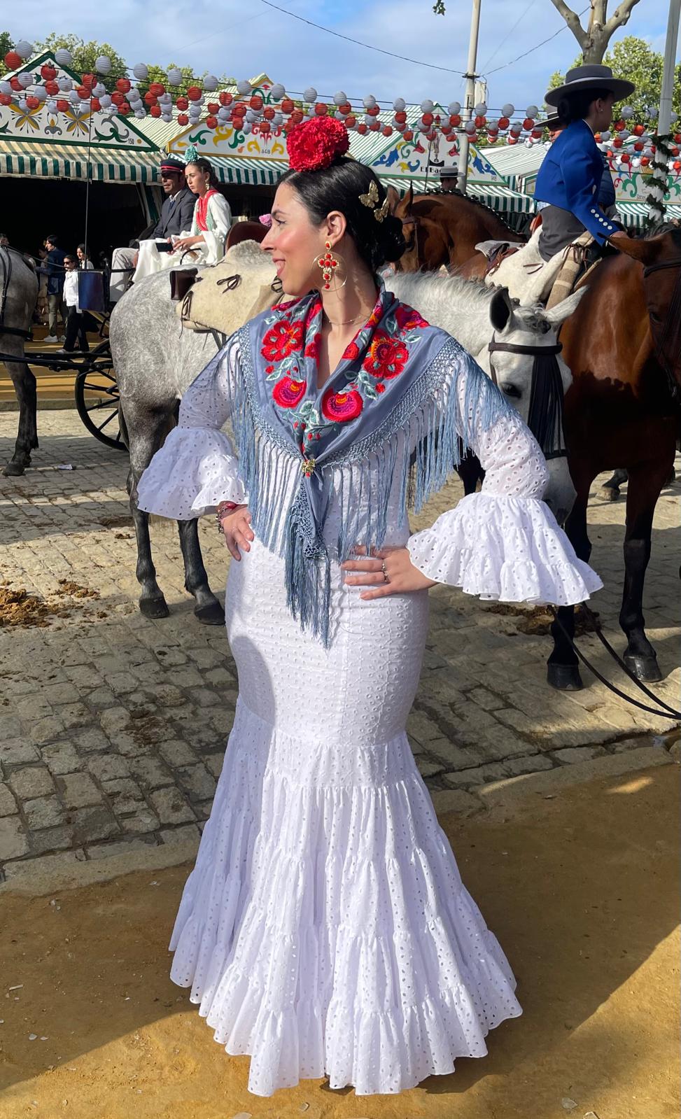 Guía de tallas: cómo elegir tu traje de flamenca perfecto