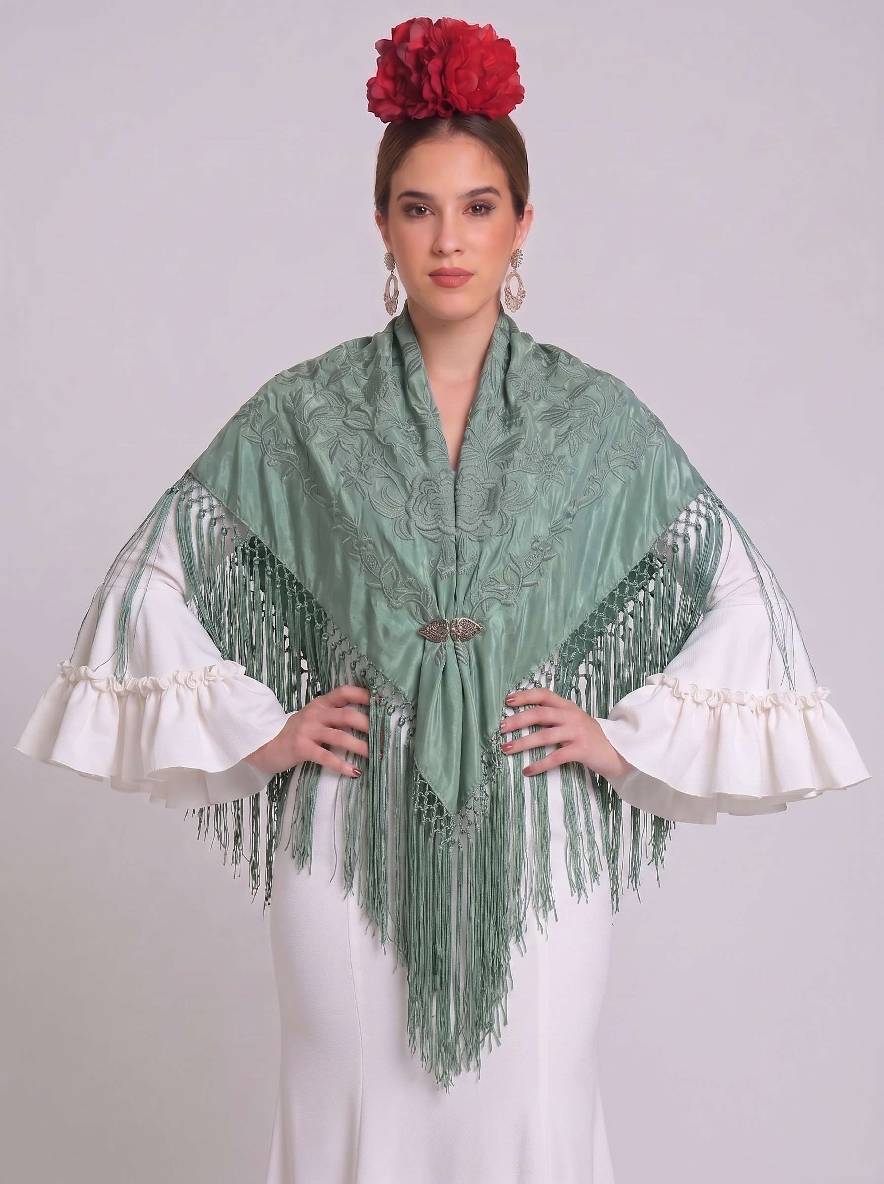 Mantón seda raquel verde bordado verde - Lunares del Este