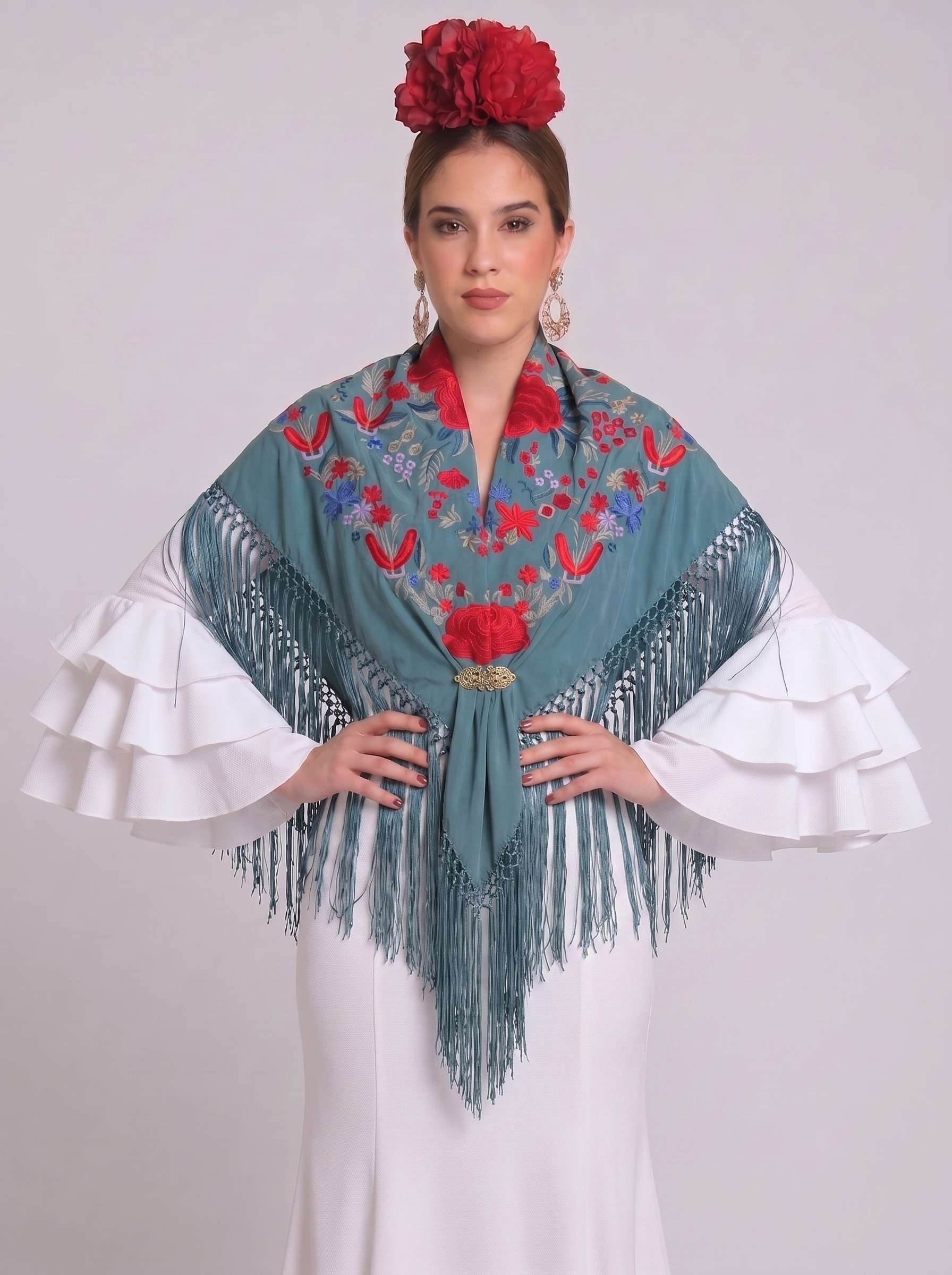Mantón seda raquel esmeralda bordado rojo - Lunares del Este