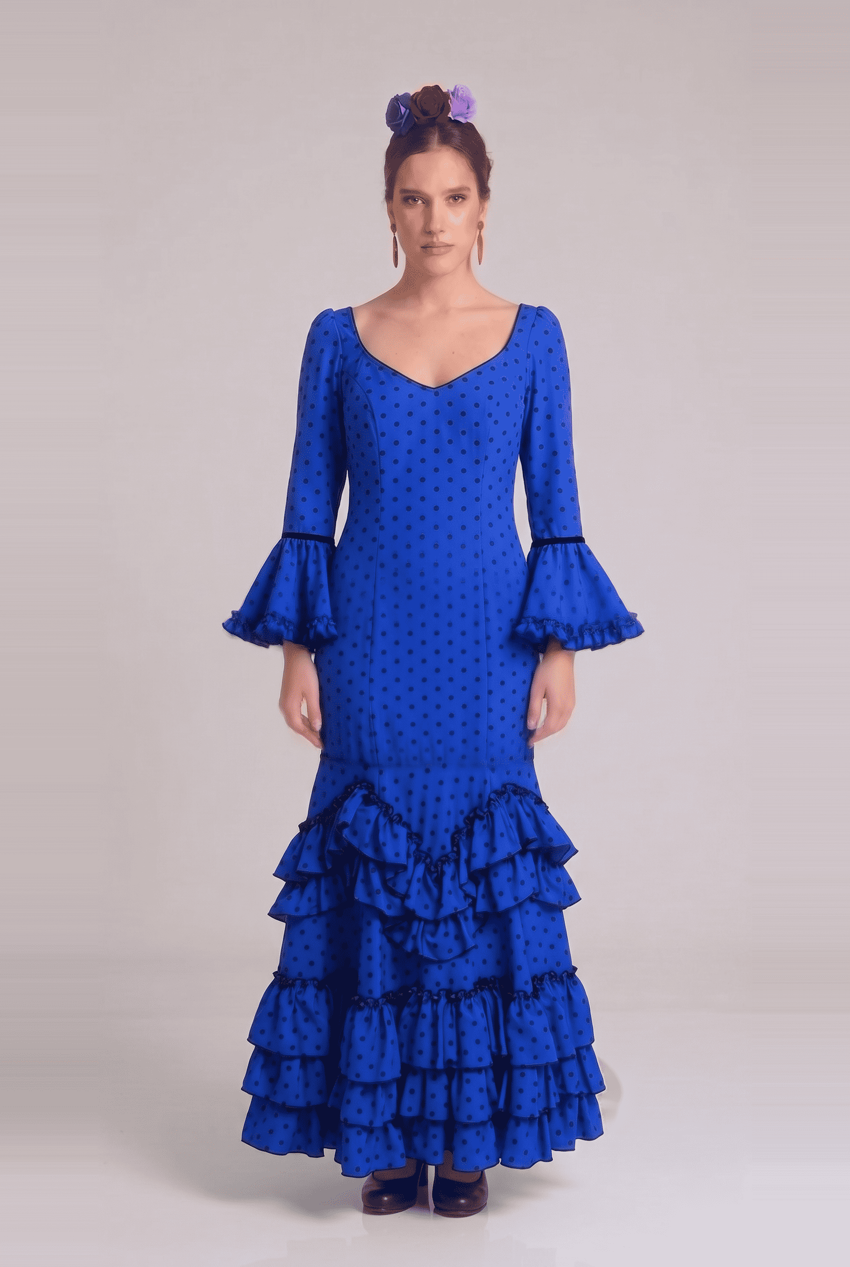 Traje flamenca cordoba azul royal lunar negro - Lunares del Este