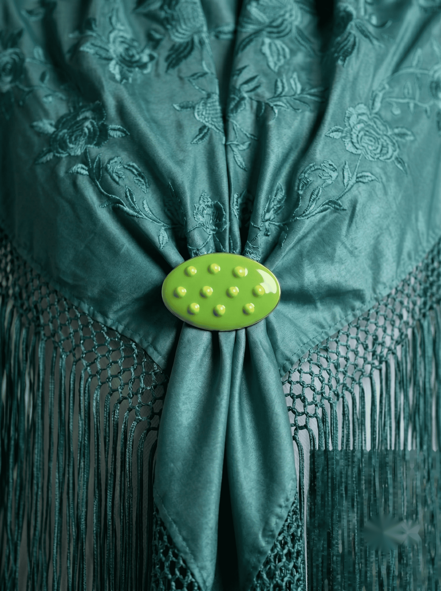 Broche mini puntito verde - Lunares del Este