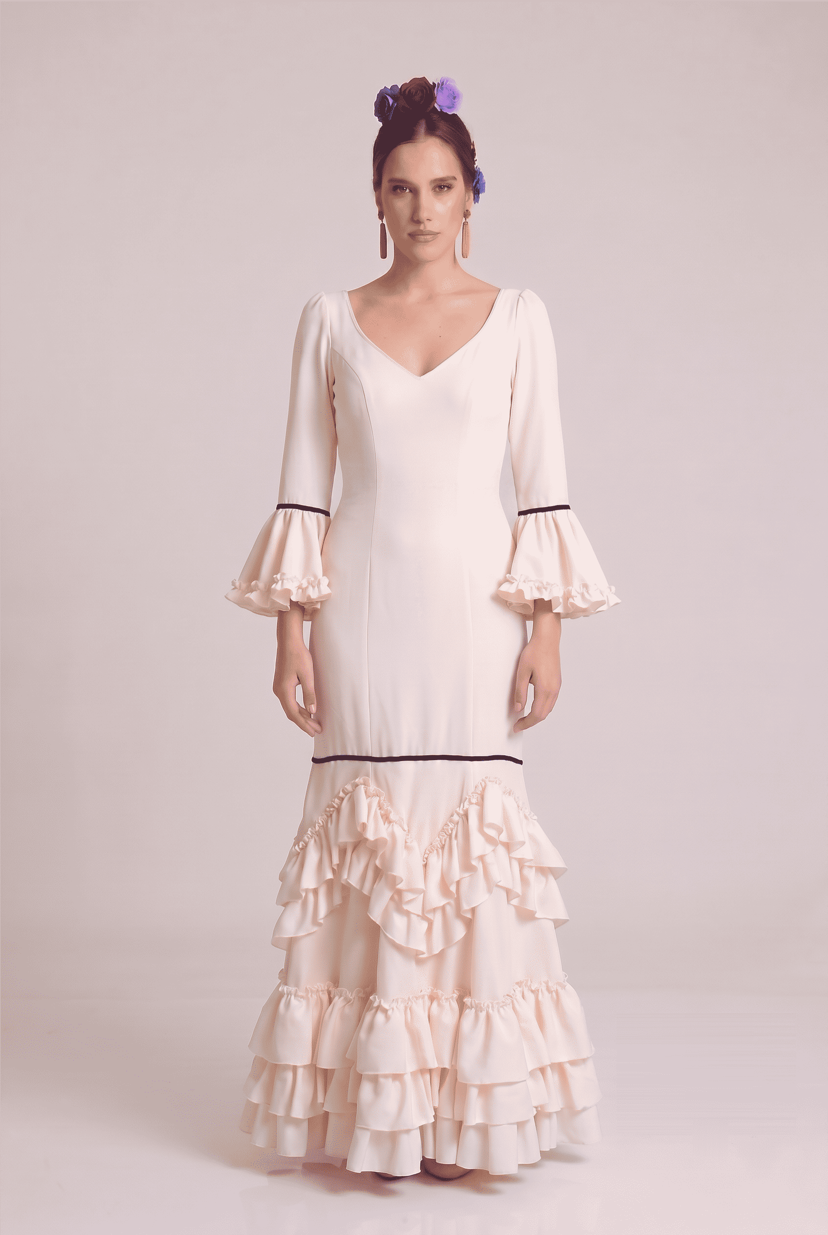 Traje flamenca madrid beige terciopelo azul marino - Lunares del Este