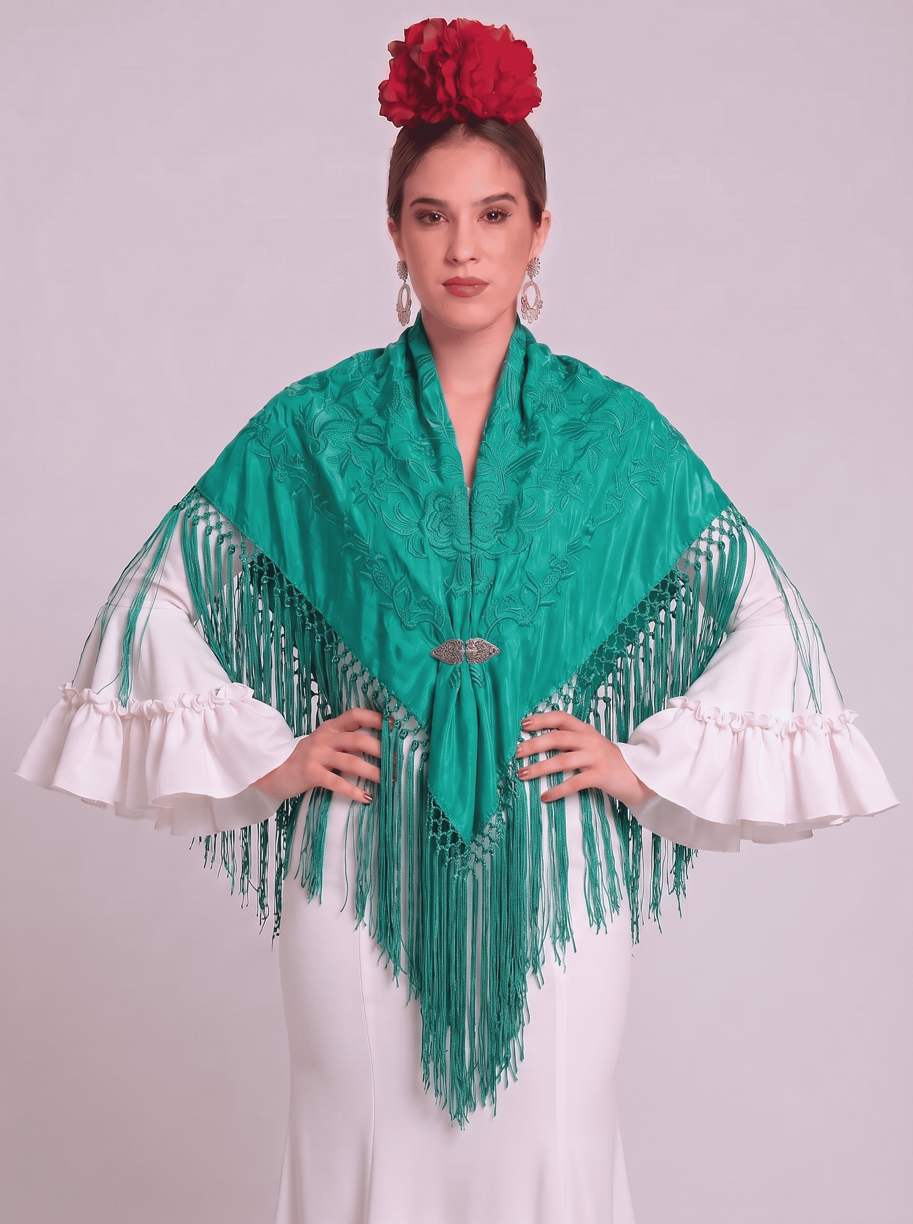MANTÓN SEDA ALMUDENA ESMERALDA BORDADO VERDE