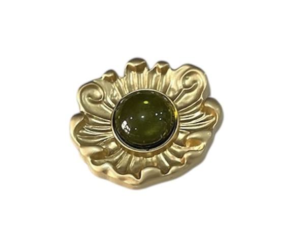 Broche pasta dorado verde