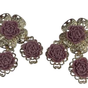 Pendiente grande relieve flor maquillaje