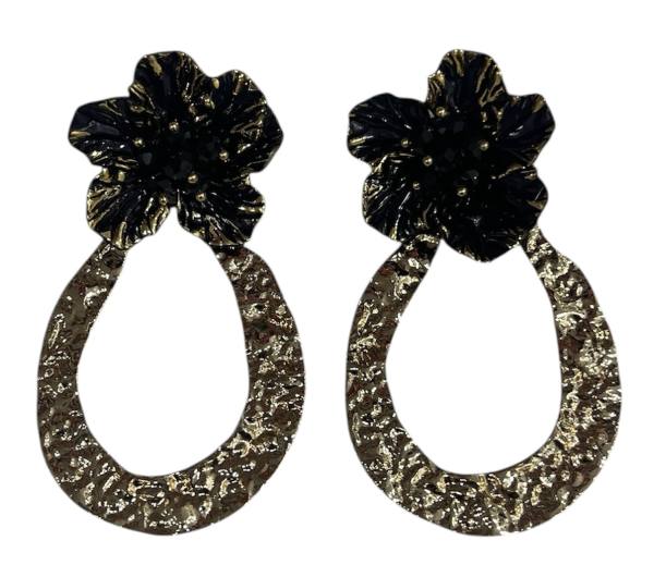 Pendiente ovalado flor relieve negra